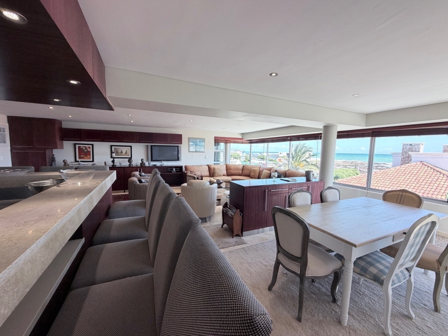 7 Bedroom Property for Sale in Bloubergstrand Western Cape